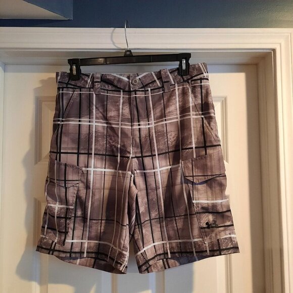 Under Armour Shorts Mens 34 Gray‎ Plaid Fish Hunter Cargo Heat Gear Fishing - Picture 1 of 10